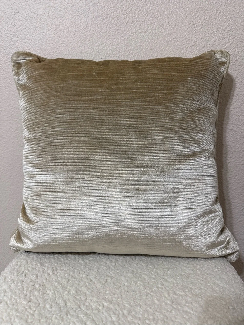 Pier 1 Champagne Beige Gold Ribbed Velvet Throw Decorative Pillow 18 X 18